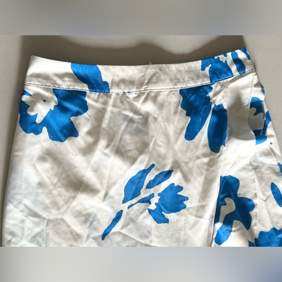 SHEIN Floral Blue and White Women's Skirt Size Small - Picture 5 of 14